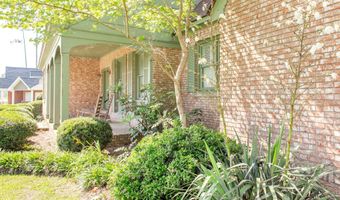 220 Lake Shore Dr, Alma, GA 31510