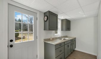 17 Croto Ln, Albany, NH 03818