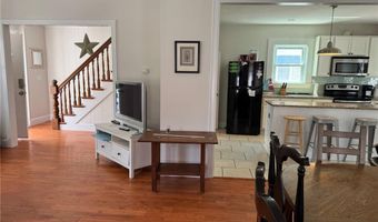 20 Narragansett Ave, Newport, RI 02840
