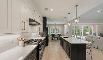 24 Alumni Rd, Beaufort, SC 29907