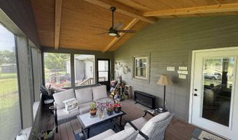 1105 Benton St, Albany, MO 64402