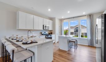 1250 Glenmont St, Algonquin, IL 60102