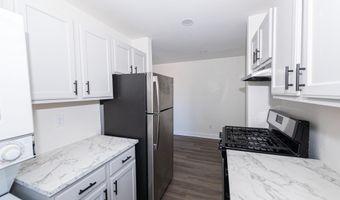 2237 FARRINGTON Ave 06-204, Alexandria, VA 22303