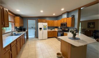 4955 S 40th Rd, Aldrich, MO 65601