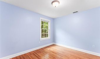 20 Wheelock Ave, Cranston, RI 02920