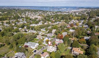 84 Coggeshall Ave, Newport, RI 02840