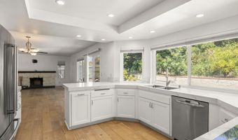 2325 Parkway Dr, Camarillo, CA 93010