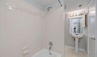 98- A N BEDFORD St #A, Arlington, VA 22201