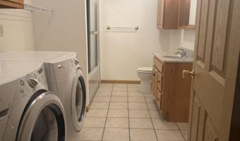 530 S 5th St, Akron, IA 51001