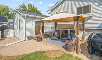 308 11th Ave NW, Altoona, IA 50009