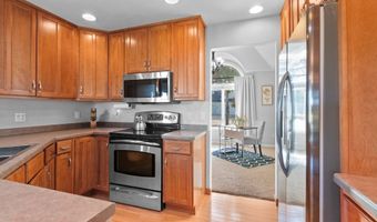 4715 N BROOKSHIRE Dr, Appleton, WI 54913