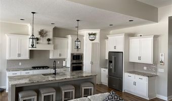 17895 168th St, Basehor, KS 66007