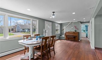 4 Sherbrooke Rd, Barrington, RI 02806