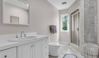 155 Stony Creek Rd, Branford, CT 06405