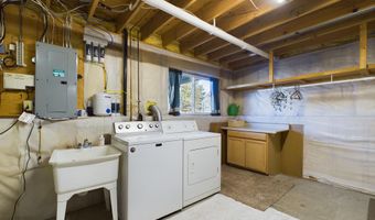 804 E Maywood St, Brandon, SD 57005