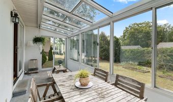 21 Alder Ln, Burlington, VT 05401