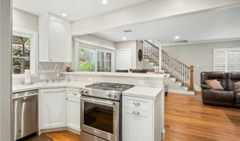 1118 N Beverly Glen Blvd, Los Angeles, CA 90077