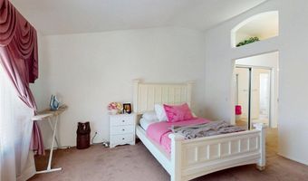 220 S Linhaven Cir, Anaheim, CA 92804