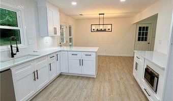 6211 Emerald Springs Dr SE, Acworth, GA 30102