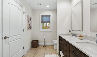 47 White Oak Ln, Aberdeen, NJ 07747