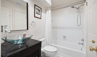 7713 LAFAYETTE FOREST Dr 22, Annandale, VA 22003