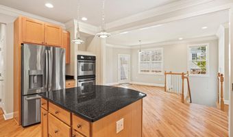 5604 HOOVER St, Bethesda, MD 20817