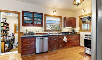 2245 Colestin Rd, Ashland, OR 97520