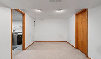 2405 N ERB St, Appleton, WI 54911