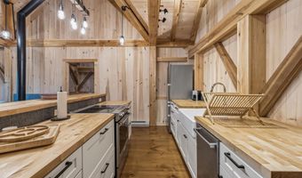 116 Big Barndoor Is, Alton, NH 03810