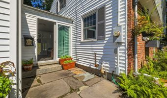 40 Vantana Dr, Bristol, CT 06010