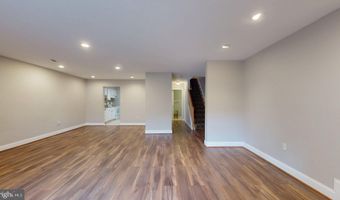 951 S ROLFE St 1, Arlington, VA 22204