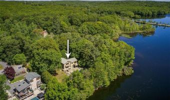 11 Noto Dr, North Providence, RI 02904