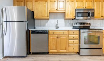 200 N PICKETT St 311, Alexandria, VA 22304