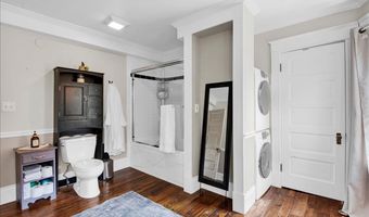 16 Isham St, Burlington, VT 05401