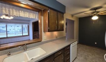 1614 Gateway Dr, Albert Lea, MN 56007