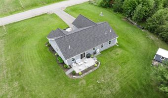 51 Knoll Crest Dr, Bangor, ME 04401