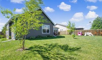 928 Bluestem Dr, Baldwin City, KS 66006