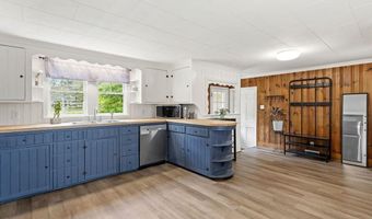 10 Pine St, Alton, NH 03809