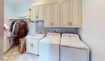6 Whitney Dr, Cody, WY 82414
