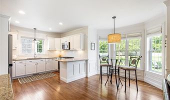 23 South St, Barrington, RI 02806