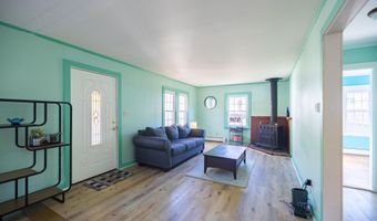 12 Sunset Ave, Auburn, ME 04210