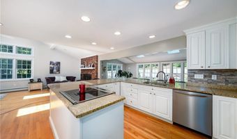 2 Elizabeth Ann Dr, Johnston, RI 02919
