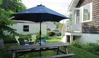 79 Green Ln, Jamestown, RI 02835