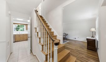 5004 LINETTE Ln, Annandale, VA 22003