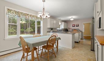 6 Winterberry Dr, Amherst, NH 03031