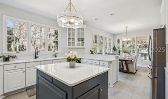 210 Old Plantation Dr, Beaufort, SC 29907