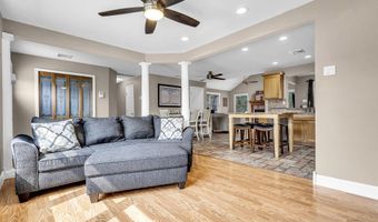 317 Trenton Ave N, Bayville, NJ 08721