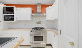 29 Fenner Ave A, East Providence, RI 02915