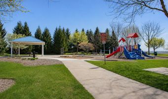 3 BLACKWOLF Ct, Algonquin, IL 60102