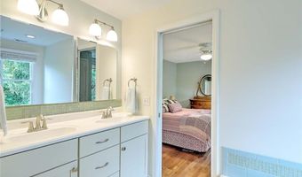 4 Fourth St, Barrington, RI 02806